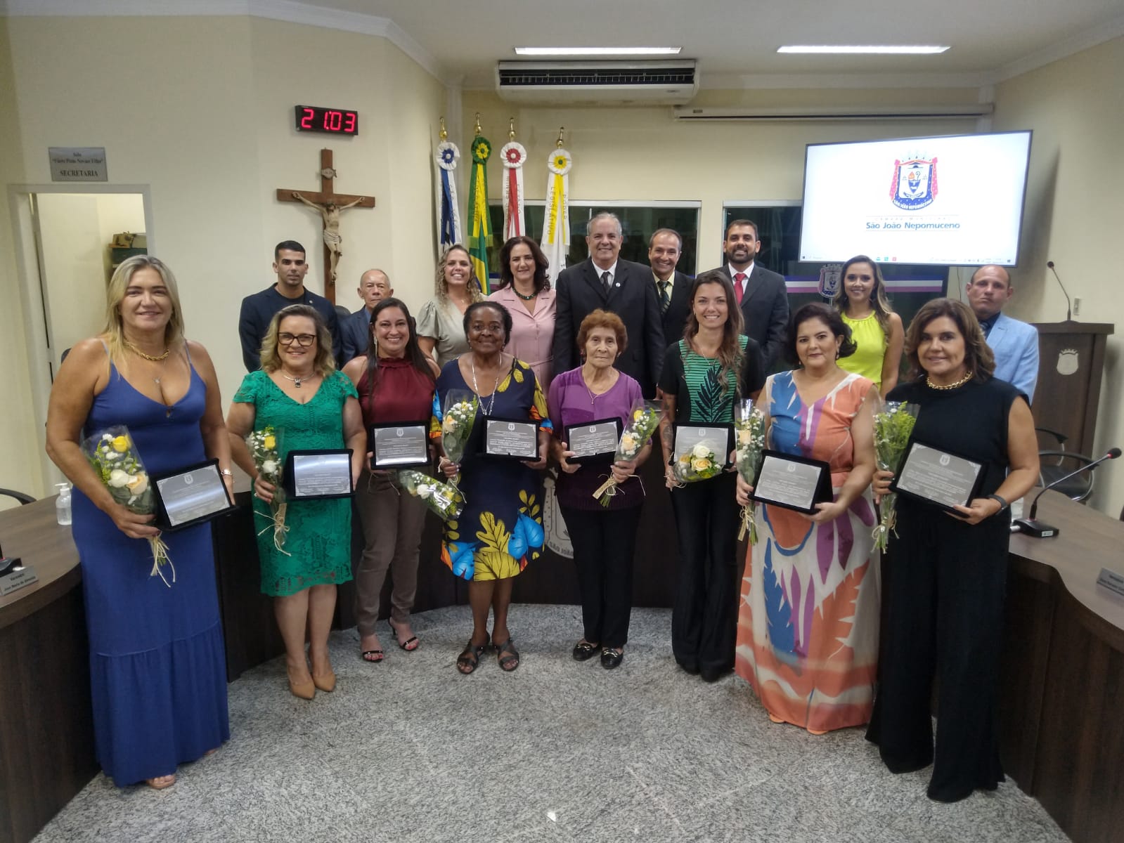 Câmara homenageia 09 personalidades em Sessão Solene pelo Dia Internacional da Mulher